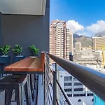 Luxury City Apartment At 16 On Bree